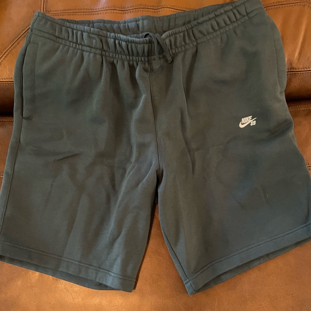 Nike sweatshorts (NWOT)